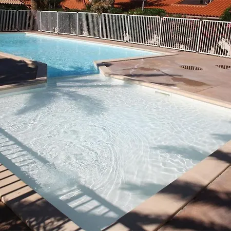 Charmante T3 Avec Piscine, Terrasse Et Parking Pour 6 Personnes A Port Barcares - Fr-1-81-619 * Le Barcares