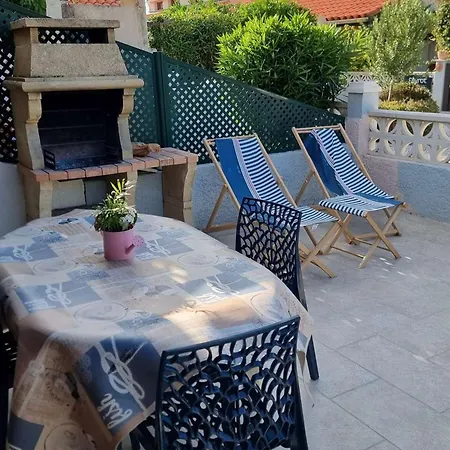 Charmante T3 Avec Piscine, Terrasse Et Parking Pour 6 Personnes A Port Barcares - Fr-1-81-619 Villa Le Barcares